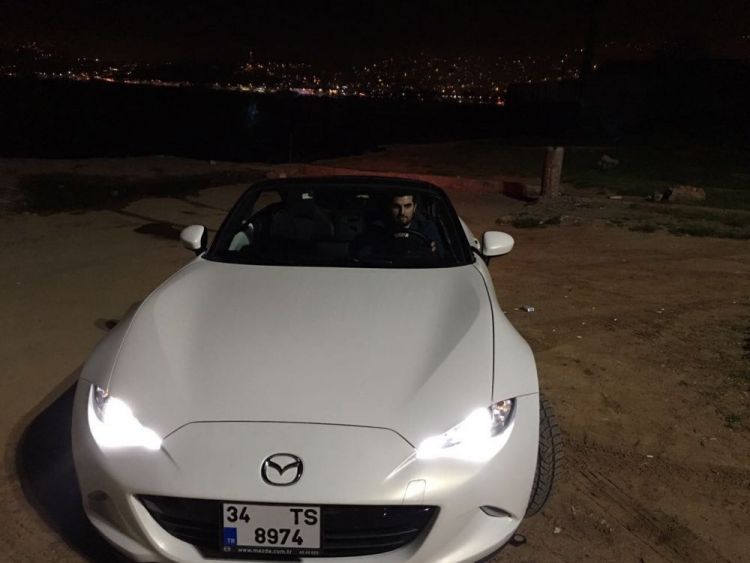 2.0 Mazda MX-5 ve Ali