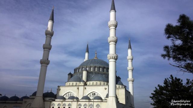 Ataşehir Mimar Sinan Camii