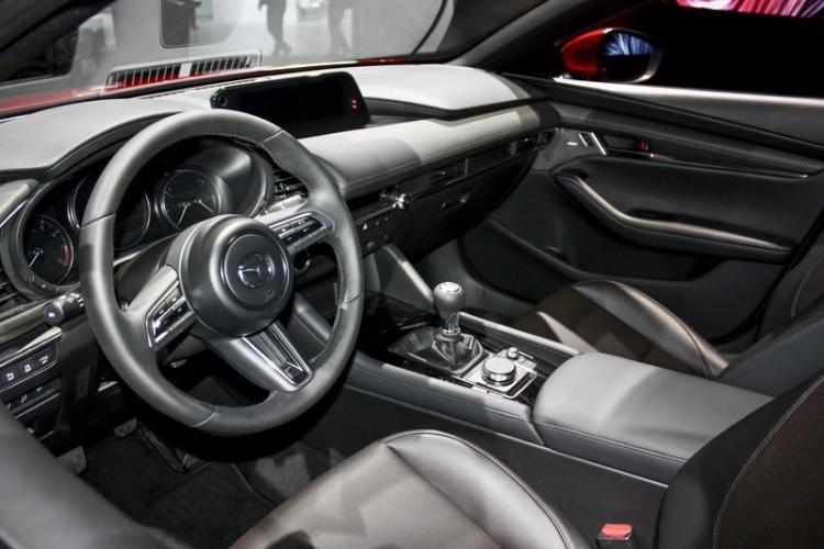 1201331675_mazda3newinterior.thumb.jpg.ecdfd3aee745454c882809d657b96c38.jpg